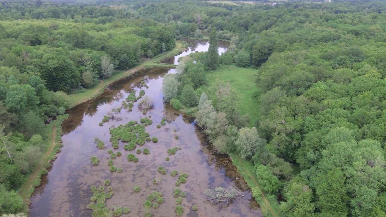 La cabane du pont du Douet Mazières-de-Touraine Exterior foto